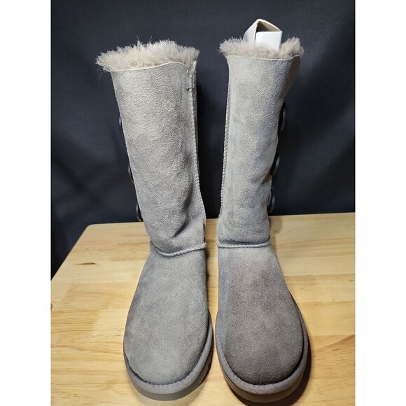 UGG boot w bailey button triplet gray size 5 - Picture 3 of 7